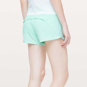 Lululemon Run Times Short II 4" (Toothpaste)